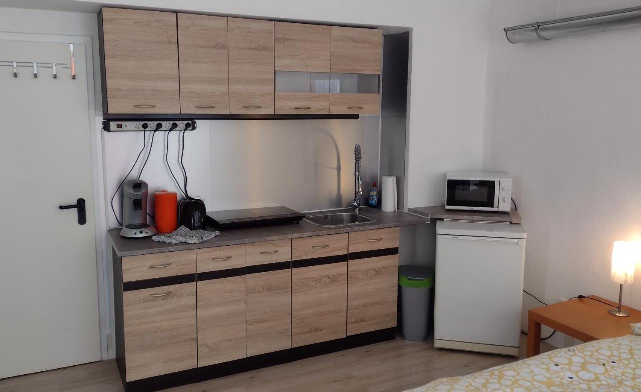 Kleines gemütliches Apartment in zentraler Lage Prien am Chiemsee Exterior foto